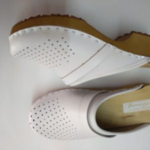 291 KLAPKI DREWNIAKI DAMSKIE SKÓRA NATURALNA